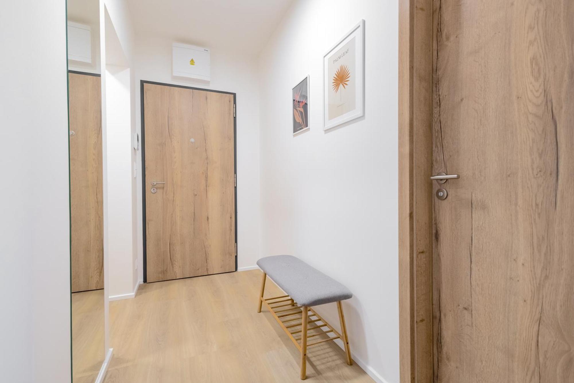 Bright 2Br - 8Th Floor, Balcony, Free Parking - By Gravity Prague Apartamento Exterior foto