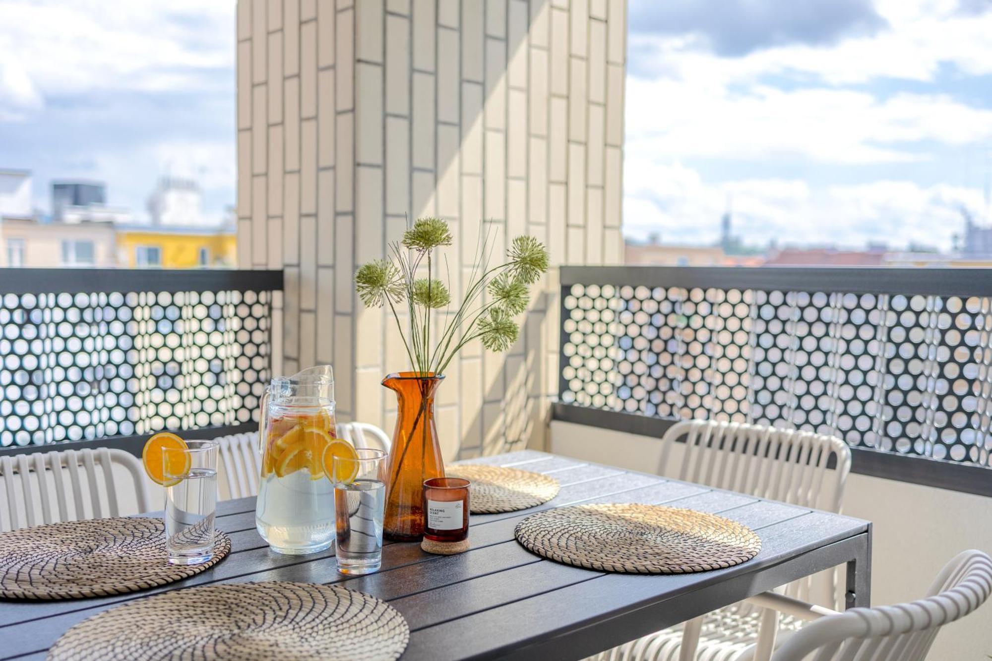 Bright 2Br - 8Th Floor, Balcony, Free Parking - By Gravity Prague Apartamento Exterior foto