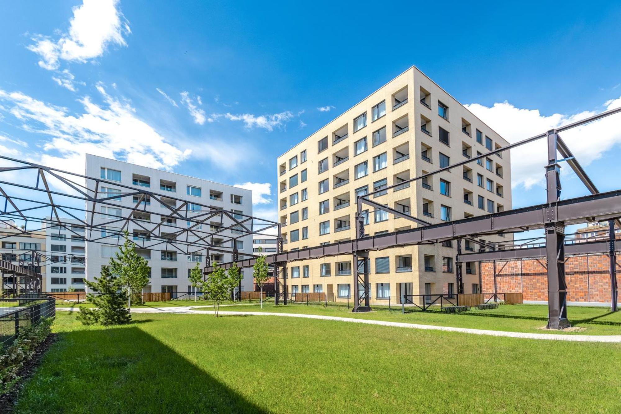 Bright 2Br - 8Th Floor, Balcony, Free Parking - By Gravity Prague Apartamento Exterior foto