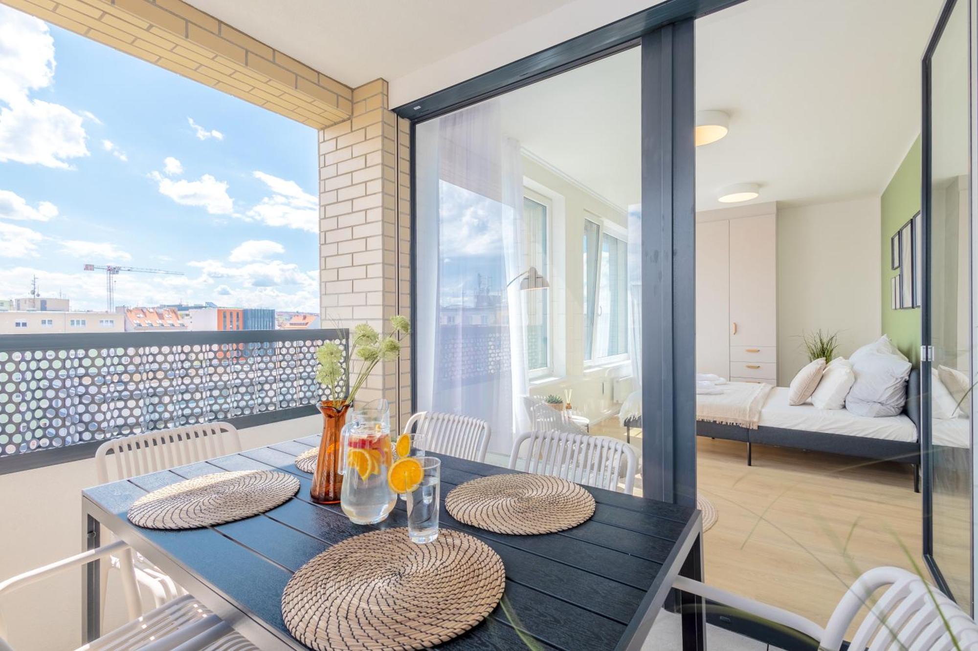 Bright 2Br - 8Th Floor, Balcony, Free Parking - By Gravity Prague Apartamento Exterior foto