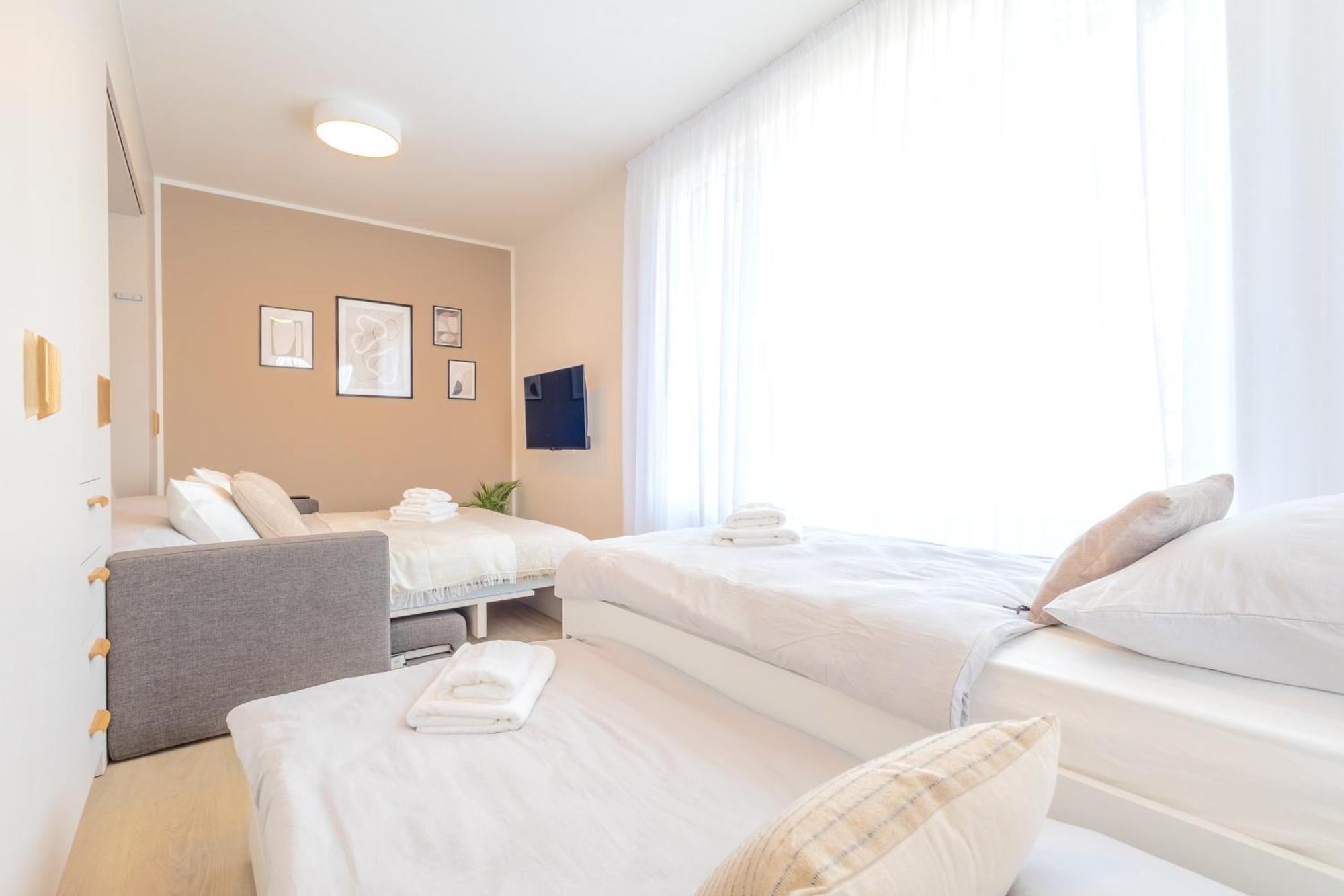 Bright 2Br - 8Th Floor, Balcony, Free Parking - By Gravity Prague Apartamento Exterior foto